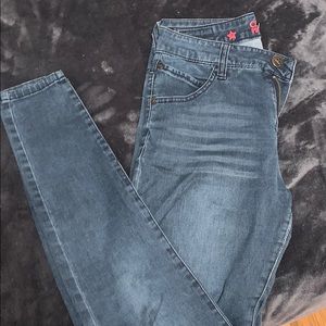 Celebrity Pink Skinny jeans